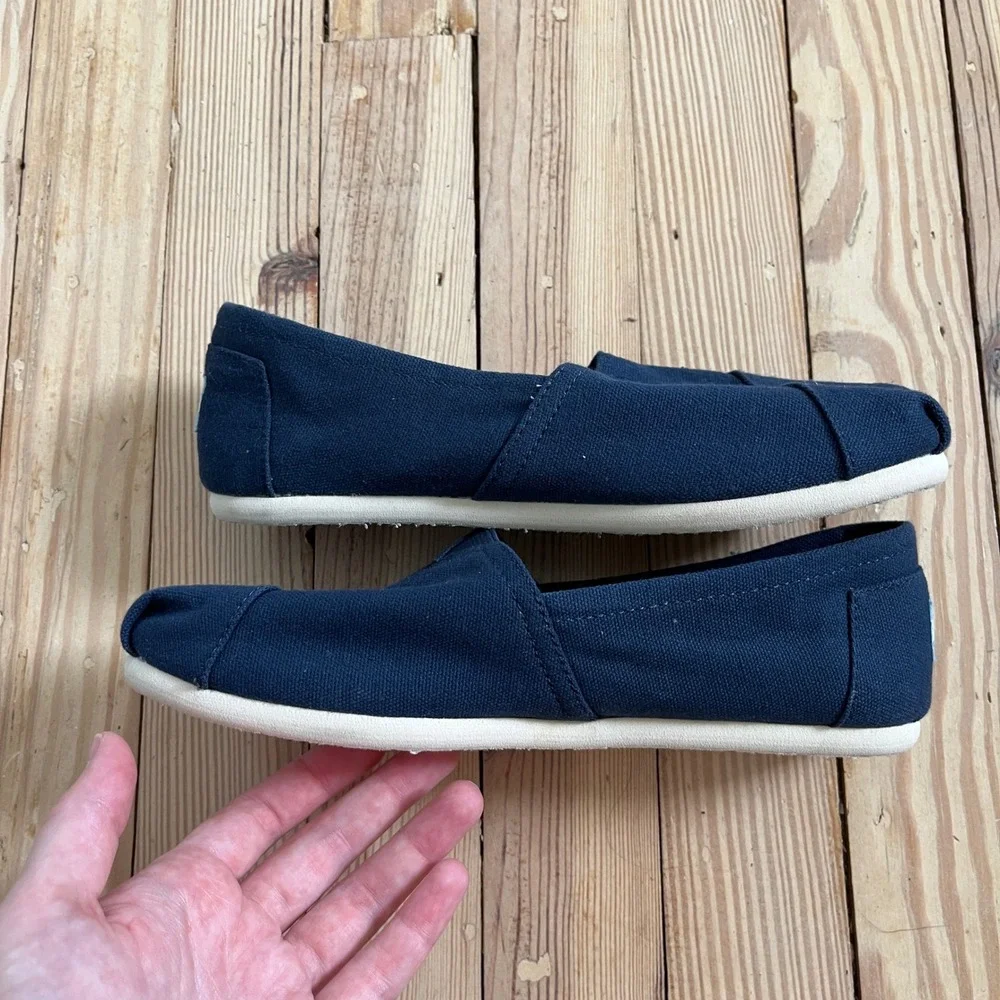 TOMS Navy Blue Canvas Alpargata Slip On Loafer Elephant Print Lining Womens 7.5